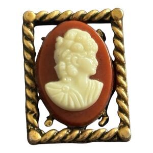 Vintage Cameo Scarf Slide Gold Tone Costume Jewelry Mid Century Rectangular Clip